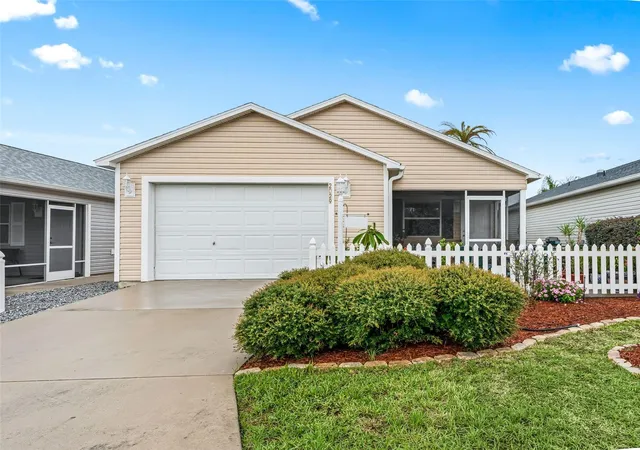 Photo 1 of Sale Pending at 2029 Fairview Ln, The Villages, FL 32162 | MLS# G5115488 | Listing updated on 2026-09-14