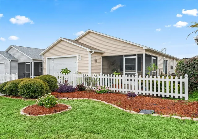 Photo 2 of Sale Pending at 2029 Fairview Ln, The Villages, FL 32162 | MLS# G5115488 | Listing updated on 2026-09-14