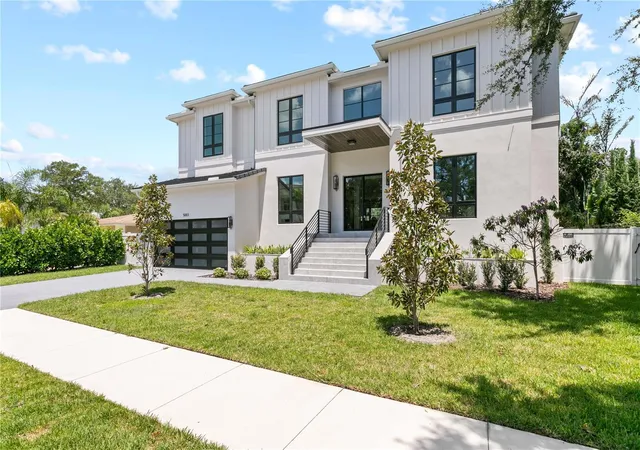 Photo 3 of Mansion for sale at 5003 W Poe Ave, Tampa, FL 33629 | MLS# TB8532664 | Listing updated on 2026-09-15