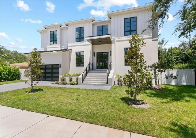 Photo 3 of Single family home for sale at 5003 W Poe Ave, Tampa, FL 33629 | MLS# TB8532664 | Listing updated on 2026-09-15