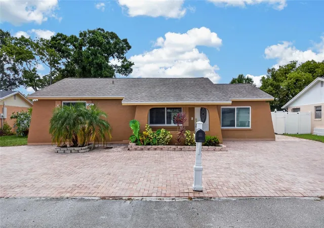 Photo 1 of Single family home for sale at 6711 Glen Forest Ct, Tampa, FL 33615 | MLS# TB8532701 | Listing updated on 2026-09-26