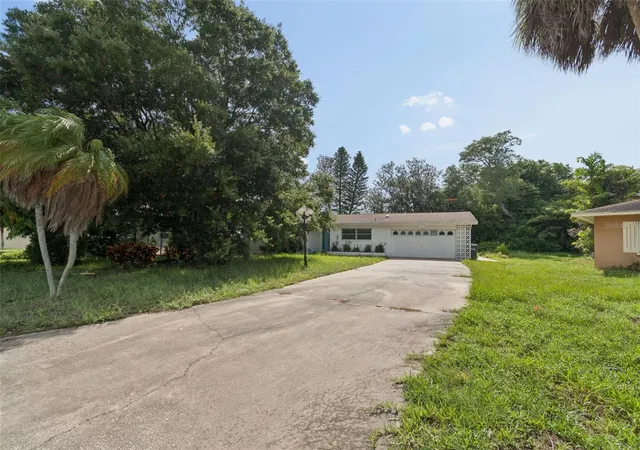 Photo 1 of Single family home for sale at 11435 Oval Dr E, Largo, FL 33774 | MLS# TB8532708 | Listing updated on 2026-09-14