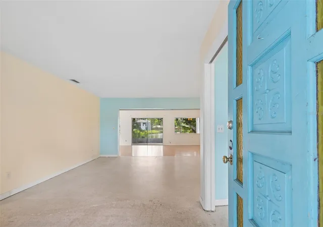 Photo 3 of Single family home for sale at 11435 Oval Dr E, Largo, FL 33774 | MLS# TB8532708 | Listing updated on 2026-09-14