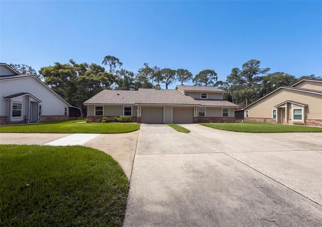 Photo 1 of Townhouse for sale at 228 Bob White Ct #2280, Daytona Beach, FL 32119 | MLS# O6428229 | Listing updated on 2026-10-08