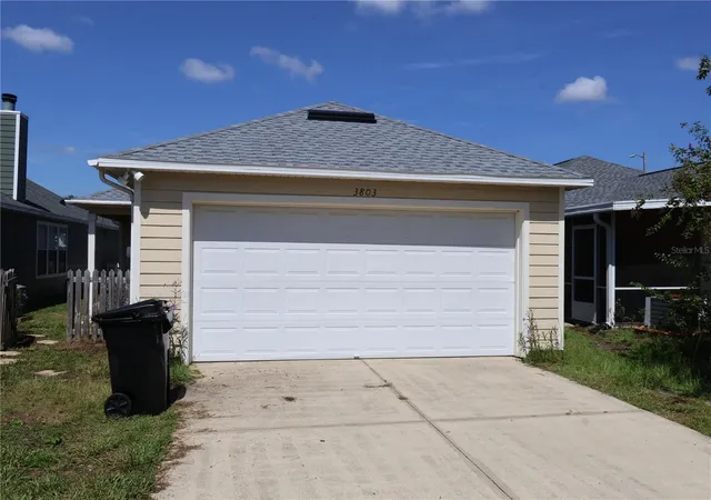Photo 4 of Single family home for sale at 3803 NW 26th Street, Gainesville, FL 32605 | MLS# W7887995 | Listing updated on 2026-10-13