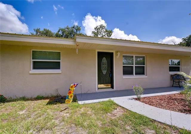 Photo 3 of Sale Pending at 3423 Palm Rd, Lakeland, FL 33810 | MLS# TB8532947 | Listing updated on 2026-10-03