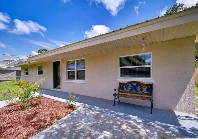 Photo 4 of Sale Pending at 3423 Palm Rd, Lakeland, FL 33810 | MLS# TB8532947 | Listing updated on 2026-10-03