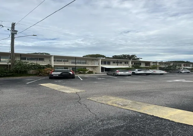 Listing Photo 4 - Condo for sale in building located at 4032 57Th St N, Kenneth City, FL 33709 - Unit #264