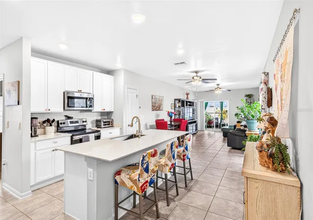 Photo 4 of Single family home for sale at 617 Trotters Dr, Eagle Lake, FL 33839 | MLS# P4939432 | Listing updated on 2026-10-02