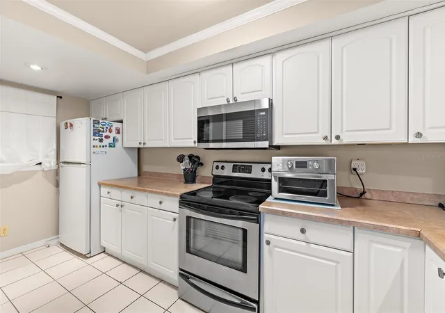 Listing Photo 5 - Condo for sale in building located at 1890 N Atlantic Ave, Cocoa Beach, FL 32931 - Unit #A302