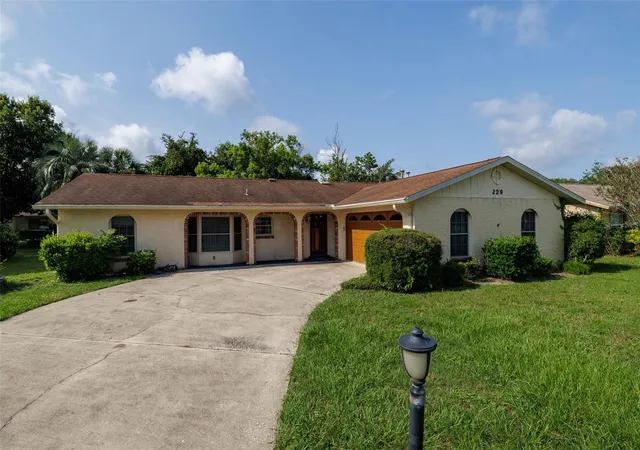 Photo 1 of Single family home for sale at 229 Georgetowne Blvd, Daytona Beach, FL 32119 | MLS# V4950437 | Listing updated on 2026-10-07