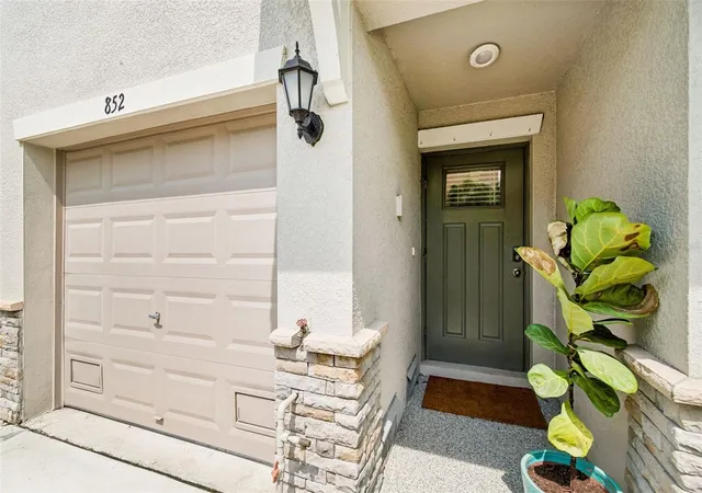 Photo 3 of Townhouse for sale at 852 Tennyson Ml Cir, Tampa, FL 33619 | MLS# TB8533427 | Listing updated on 2026-09-27