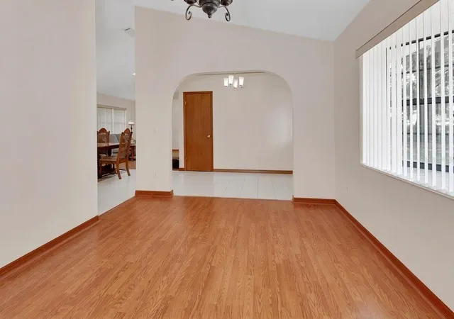 Photo 3 of Sale Pending at 750 Oak Ter, Orange City, FL 32763 | MLS# V4950444 | Listing updated on 2026-09-11