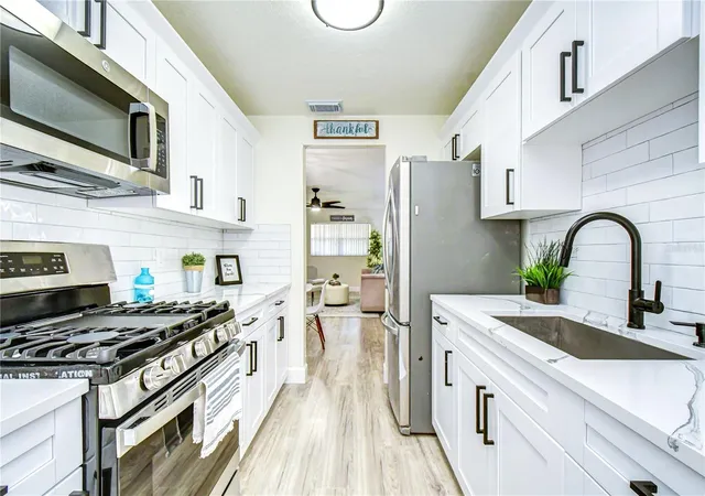 Photo 3 of Condo for sale at 10037 62nd Terrace N #5, Saint Petersburg, FL 33708 | MLS# TB8533514 | Listing updated on 2026-10-23
