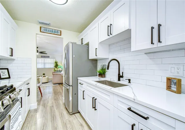 Photo 4 of Condo for sale at 10037 62nd Terrace N #5, Saint Petersburg, FL 33708 | MLS# TB8533514 | Listing updated on 2026-10-23