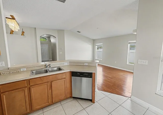 Photo 4 of Single family home for sale at 4693 Harts Brk Ln, Mulberry, FL 33860 | MLS# TB8533587 | Listing updated on 2026-09-10