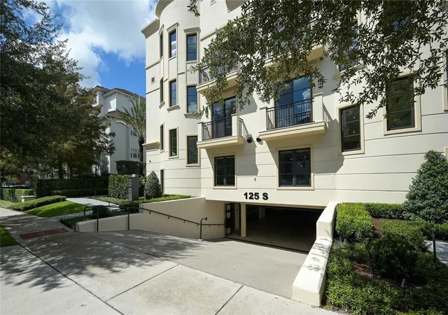 Photo 3 of Townhouse for sale at 125 S Interlachen Ave #1, Winter Park, FL 32789 | MLS# O6428952 | Listing updated on 2026-10-09