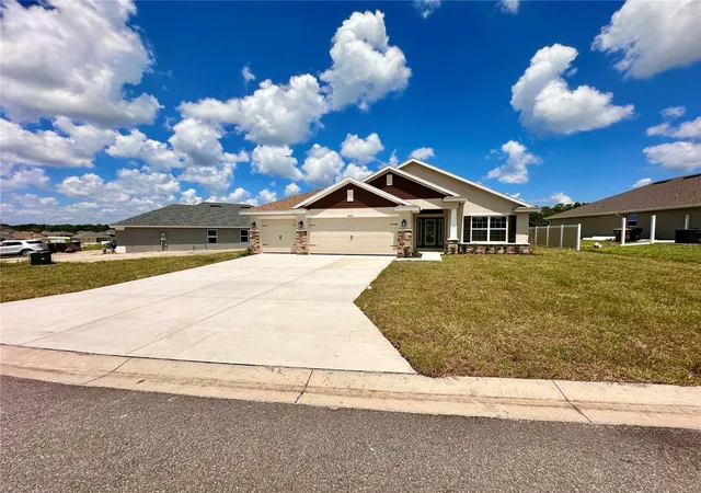 Photo 3 of Single family home for sale at 4493 NE 31st Place, Ocala, FL 34470 | MLS# OM729372 | Listing updated on 2026-09-24