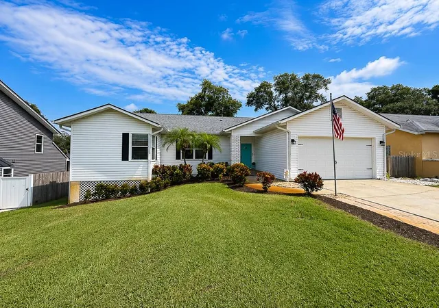Photo 1 of Single family home for sale at 859 Harbor Hl Dr, Safety Harbor, FL 34695 | MLS# TB8533653 | Listing updated on 2026-09-12