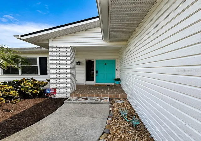 Photo 2 of Single family home for sale at 859 Harbor Hl Dr, Safety Harbor, FL 34695 | MLS# TB8533653 | Listing updated on 2026-09-12