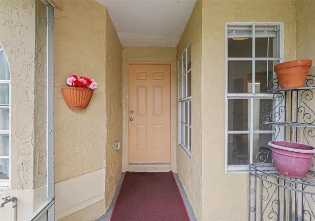 Photo 3 of Single family home for sale at 1607 Widelake Ct, Brandon, FL 33511 | MLS# TB8533681 | Listing updated on 2026-09-11