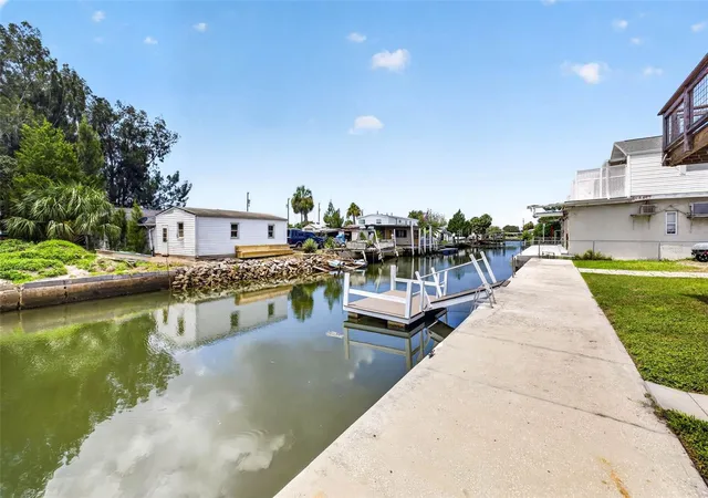Photo 3 of Single family home for sale at 6806 Sea Ranch Dr, Hudson, FL 34667 | MLS# TB8533711 | Listing updated on 2026-09-11