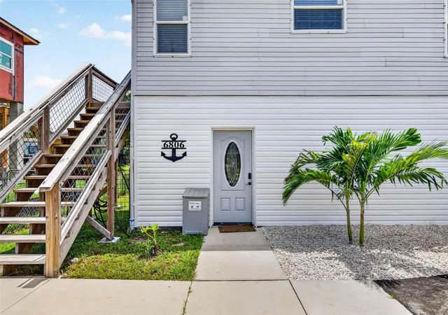 Photo 3 of Single family home for sale at 6806 Sea Ranch Dr, Hudson, FL 34667 | MLS# TB8533711 | Listing updated on 2026-09-11