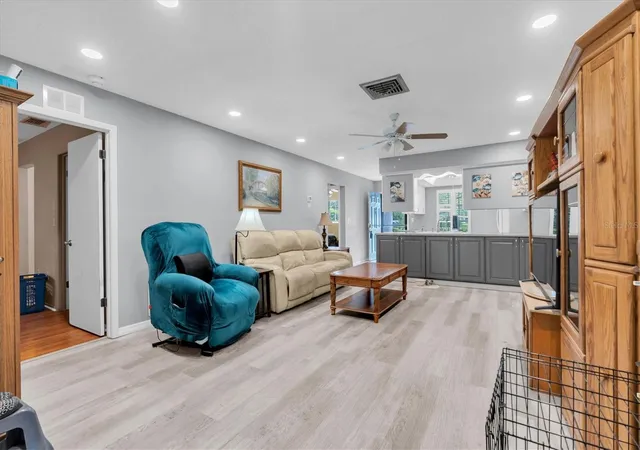 Listing Photo 4 - Condo for sale in building located at 12227 Darwood Dr, HUDSON, FL 34667 - Unit #B