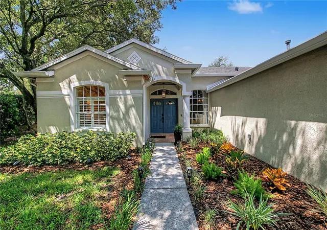 Photo 3 of Single family home for sale at 9402 Hunters Pond Dr, Tampa, FL 33647 | MLS# TB8533932 | Listing updated on 2026-09-28