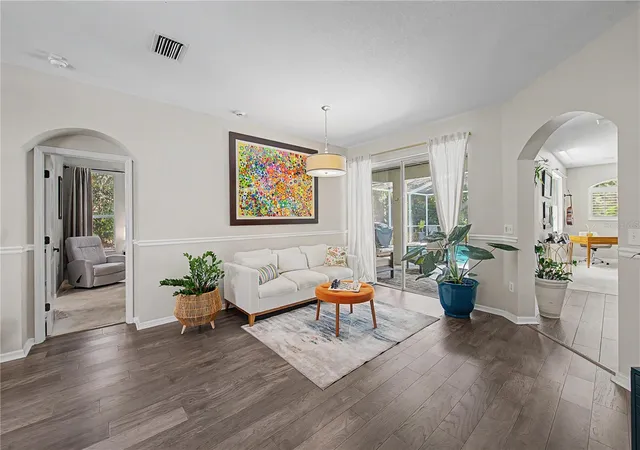 Photo 4 of Single family home for sale at 9402 Hunters Pond Dr, Tampa, FL 33647 | MLS# TB8533932 | Listing updated on 2026-09-28