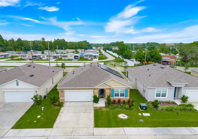 Photo 3 of Single family home for sale at 3041 Tobago Dr, Haines City, FL 33844 | MLS# O6429208 | Listing updated on 2026-10-08