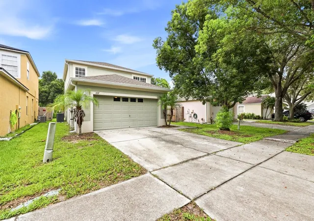 Photo 3 of Single family home for sale at 1717 Mosaic Forest Dr, Seffner, FL 33584 | MLS# TB8533982 | Listing updated on 2026-09-15