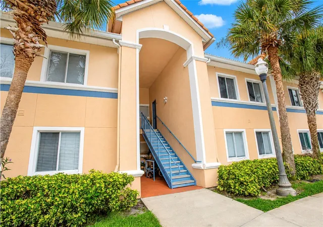 Listing Photo 4 - Condo for sale in building located at 508 Villa Del Sol Cir, Orlando, FL 32824 - Unit #204