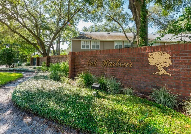 Photo 2 of Condo for sale at 604 Chestnut Oak Cir #102, Altamonte Springs, FL 32701 | MLS# O6429243 | Listing updated on 2026-10-06