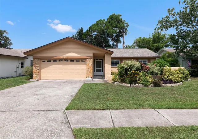 Photo 2 of Single family home for sale at 1150 Brook Dr W, Dunedin, FL 34698 | MLS# TB8534024 | Listing updated on 2026-10-05