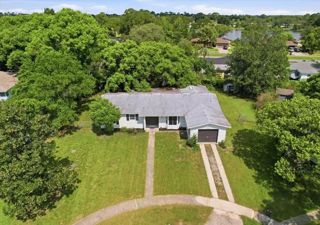Photo 3 of Single family home for sale at 1220 Sienna Ct, Deltona, FL 32725 | MLS# O6429373 | Listing updated on 2026-10-11
