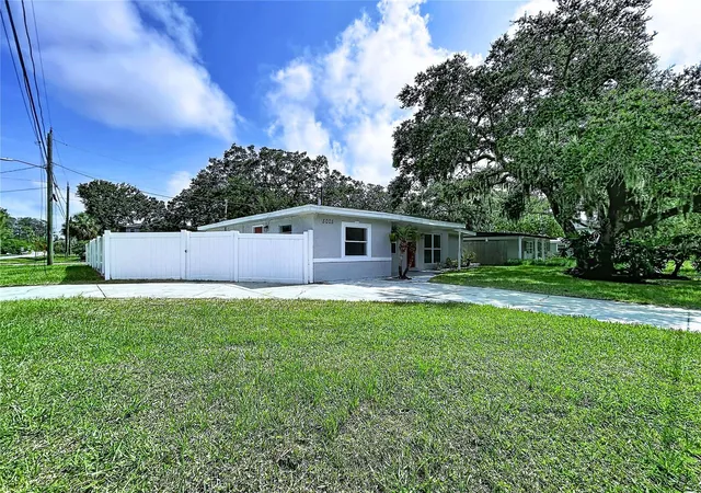 Photo 2 of Single family home for sale at 5005 Avery Rd, New Port Richey, FL 34652 | MLS# TB8534187 | Listing updated on 2026-10-20