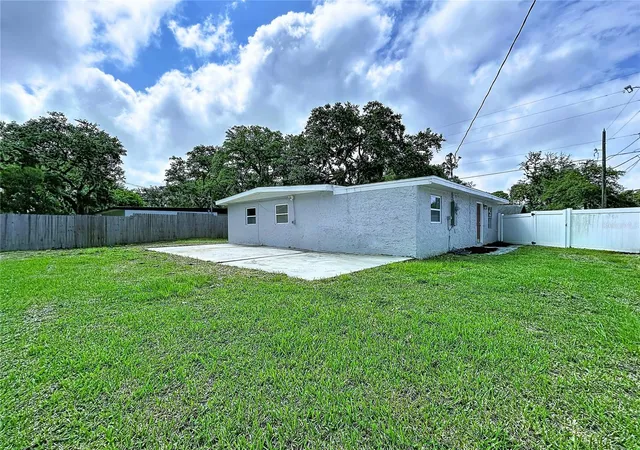 Photo 3 of Single family home for sale at 5005 Avery Rd, New Port Richey, FL 34652 | MLS# TB8534187 | Listing updated on 2026-10-20