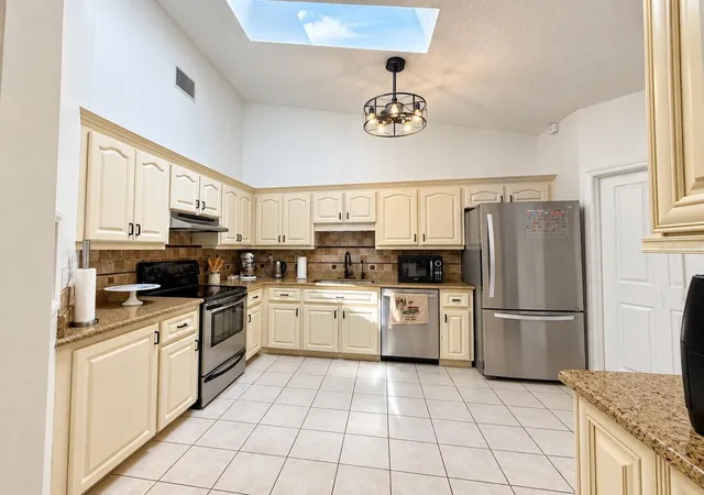 Photo 2 of Single family home for sale at 77 Cimmaron Dr, Palm Coast, FL 32137 | MLS# FC320316 | Listing updated on 2026-10-04