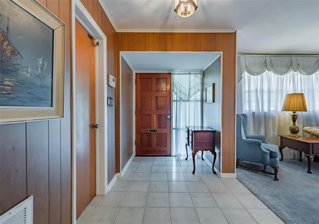 Photo 4 of Single family home for sale at 5004 S Hesperides St, Tampa, FL 33611 | MLS# TB8534243 | Listing updated on 2026-10-08