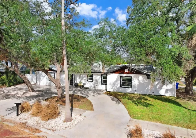 Photo 3 of Single family home for sale at 530 Locklie St, Dunedin, FL 34698 | MLS# TB8534423 | Listing updated on 2026-10-07