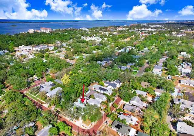Photo 3 of Single family home for sale at 530 Locklie St, Dunedin, FL 34698 | MLS# TB8534423 | Listing updated on 2026-10-10