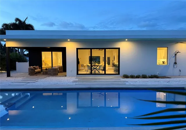 Photo 4 of Single family home for sale at 2306 Valencia Dr, Sarasota, FL 34239 | MLS# A4701639 | Listing updated on 2026-09-15