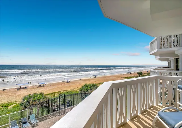 Listing Photo 4 - Condo for sale in building located at 1051 Ocean Shore Blvd, Ormond Beach, FL 32176 - Unit #304