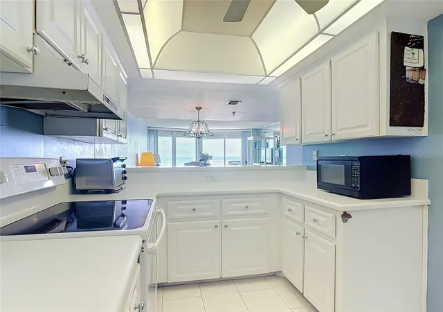 Listing Photo 5 - Condo for sale in building located at 1051 Ocean Shore Blvd, Ormond Beach, FL 32176 - Unit #304