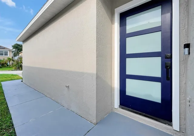 Photo 2 of Single family home for sale at 2455 Parsons Pond Cir, Kissimmee, FL 34743 | MLS# S5154735 | Listing updated on 2026-09-10
