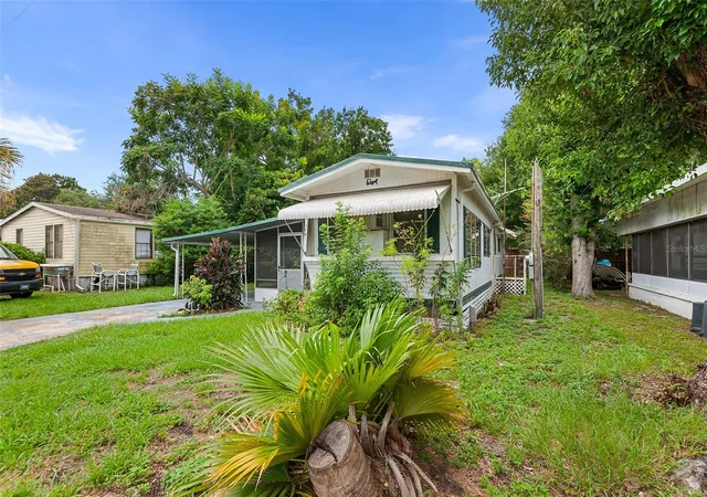 Photo 2 of Manufactured home for sale at 114 Lakeside Dr, Auburndale, FL 33823 | MLS# L4963934 | Listing updated on 2026-10-01