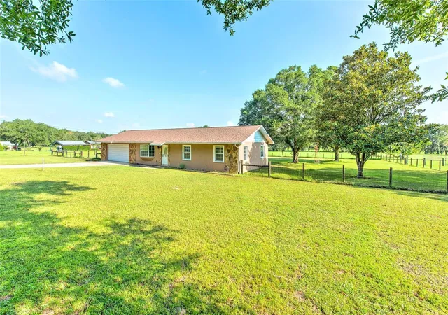 Photo 4 of Single family home for sale at 16520 Spring Valley Rd, Dade City, FL 33523 | MLS# TB8534499 | Listing updated on 2026-09-15