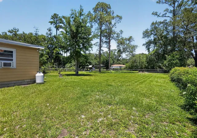Photo 4 of Single family home for sale at 5503 Lakewood Cir E, Jacksonville, FL 32207 | MLS# OM729533 | Listing updated on 2026-09-11