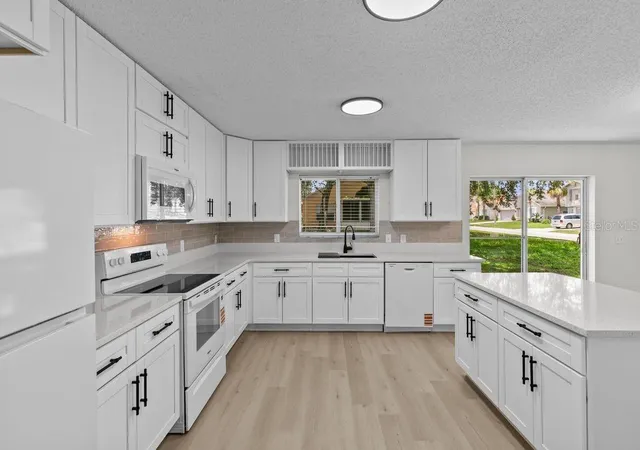 Photo 2 of Sale Pending at 1537 Morning Star Dr, Clermont, FL 34714 | MLS# O6429717 | Listing updated on 2026-09-15